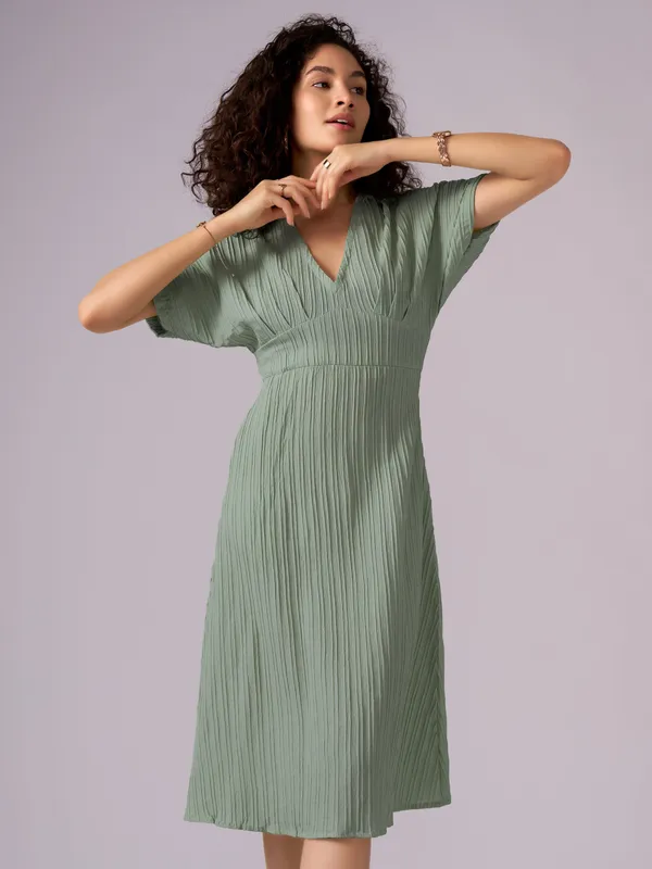Green_Kimono_Sleeve_Crepe_A-Line_Midi_Dress_For_Women