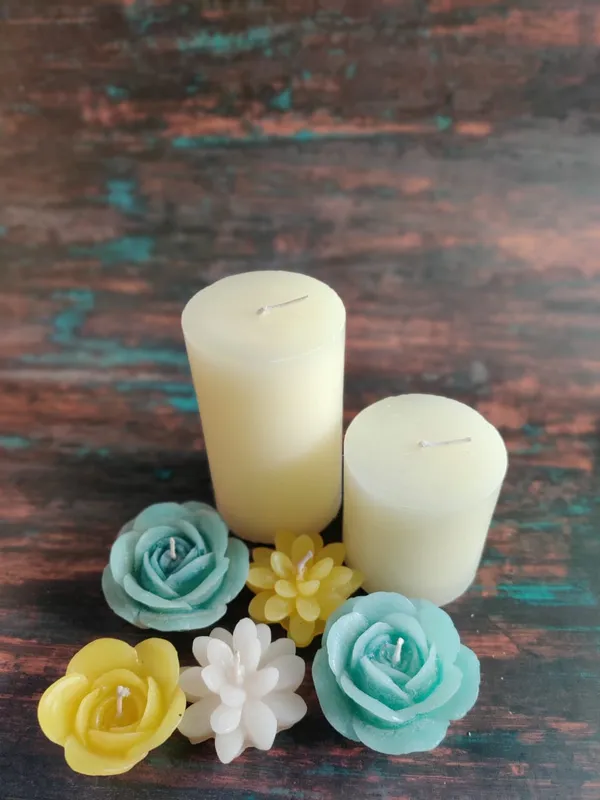 Wax_Floral_And_Pillar_Decorative_Candle_Set
