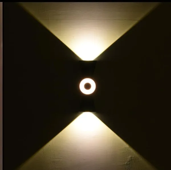 Black_Metal_And_Glass_Wall_Light_For_Home_And_Kitchen