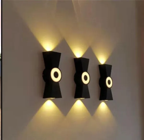 Black_Metal_And_Glass_Wall_Light_For_Home_And_Kitchen