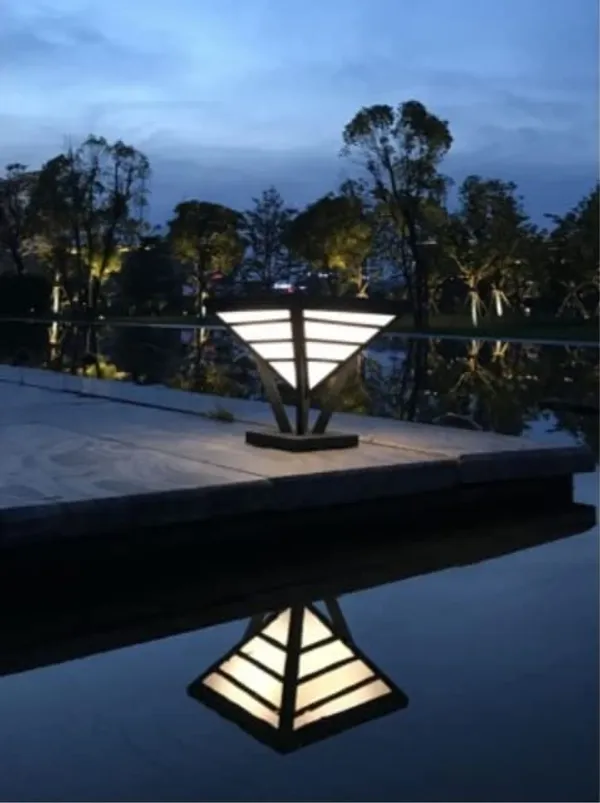 Grey_And_White_Metal_And_Glass_Gate_Pillar_Light_For_Home_And_Kitchen