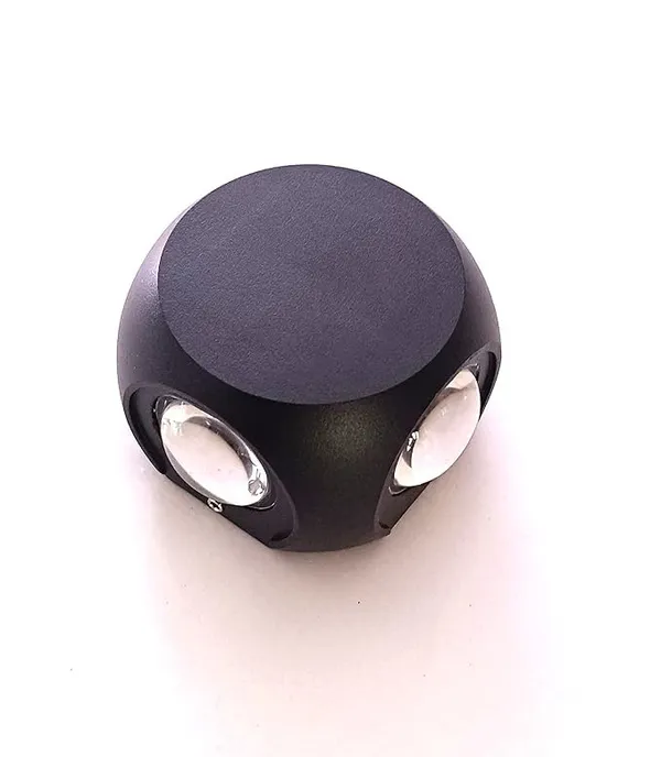 Black_Metal_And_Glass_Led_Wall_Light_For_Home_And_Kitchen