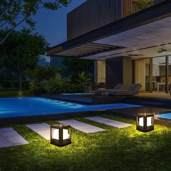 Grey_Metal_And_Glass_Gate_Pillar_Light_For_Home_And_Kitchen