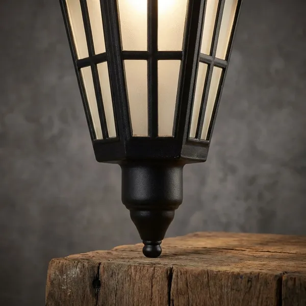 Black_Metal_And_Glass_Hanging_Pendant_Light_For_Home_And_Kitchen
