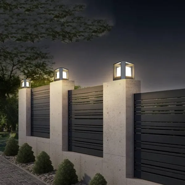 Grey_Metal_And_Glass_Gate_Pillar_Light_For_Home_And_Kitchen