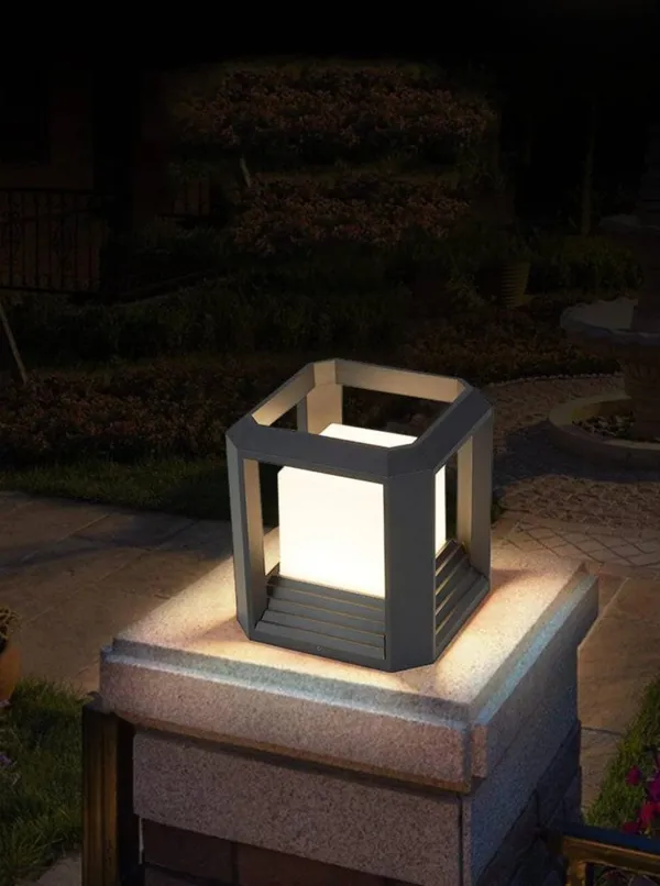 Grey_Metal_And_Glass_Gate_Pillar_Light_For_Home_And_Kitchen