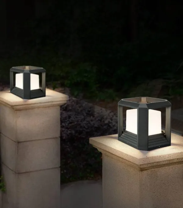 Grey_Metal_And_Glass_Gate_Pillar_Light_For_Home_And_Kitchen