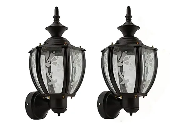 Black_Metal_And_Glass_Gate_Pillar_Light_For_Home_And_Kitchen