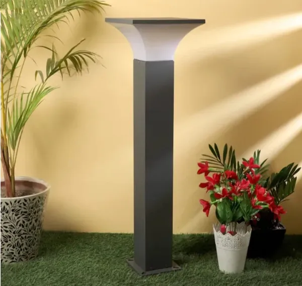 Black_Metal_And_Glass_Garden_Bollard_Light_For_Home_And_Kitchen