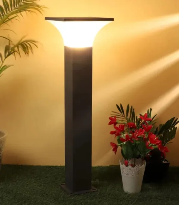 Black_Metal_And_Glass_Garden_Bollard_Light_For_Home_And_Kitchen