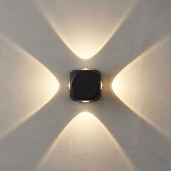 Black_Metal_And_Glass_Led_Wall_Light_For_Home_And_Kitchen