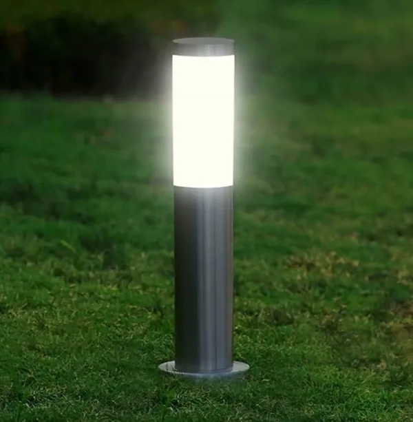 Silver_Metal_And_Glass_Garden_Bollard_Light_For_Home_And_Kitchen