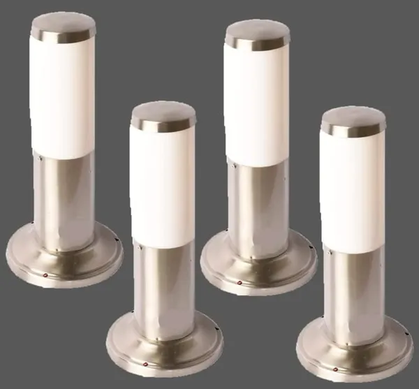 Silver_Metal_And_Glass_Wall_Light_For_Home_And_Kitchen