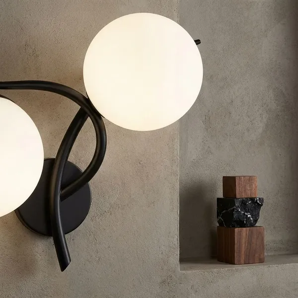 Black_Metal_And_Glass_Wall_Light_For_Home_And_Kitchen