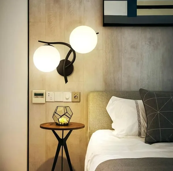 Black_Metal_And_Glass_Wall_Light_For_Home_And_Kitchen