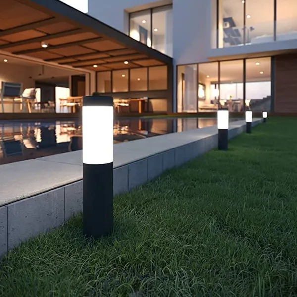 Black_Metal_And_Glass_Garden_Bollard_Light_For_Home_And_Kitchen