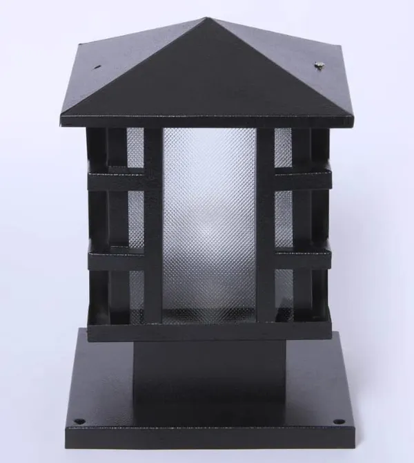 Black_Metal_And_Glass_Gate_Pillar_Light_For_Home_And_Kitchen
