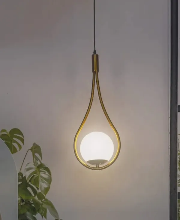 Gold_Metal_And_Glass_Hanging_Pendant_Light_For_Home_And_Kitchen
