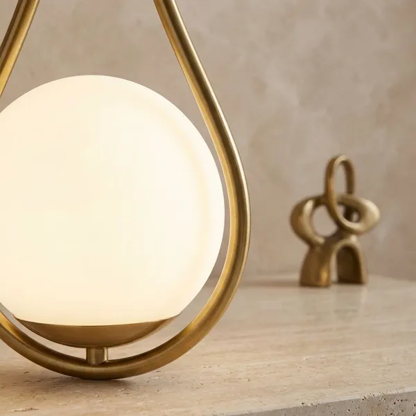 Gold_Metal_And_Glass_Hanging_Pendant_Light_For_Home_And_Kitchen