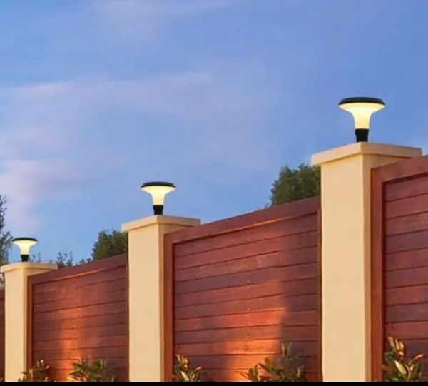 Grey_Metal_And_Glass_Gate_Pillar_Light_For_Home_And_Kitchen