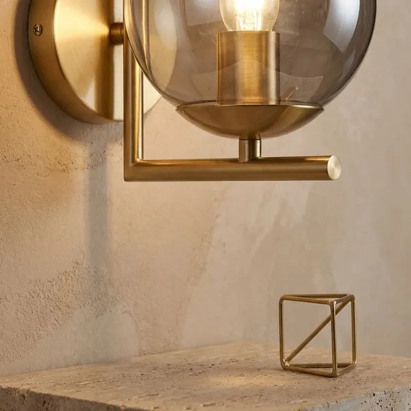 Gold_Metal_And_Glass_Wall_Light_For_Home_And_Kitchen