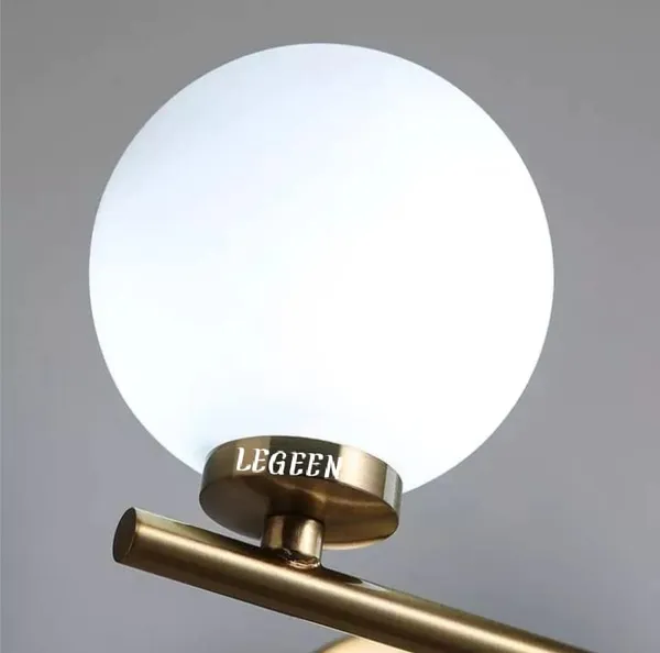 Gold_Metal_And_Glass_Wall_Light_For_Home_And_Kitchen