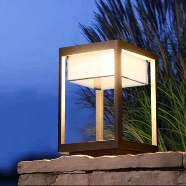 Black_Metal_And_Glass_Outdoor_Gate_Light_For_Home_And_Kitchen