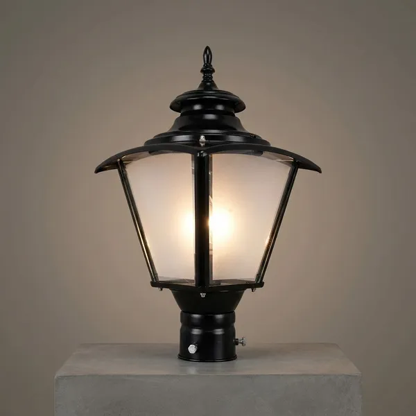 Black_Metal_And_Glass_Outdoor_Gate_Light_For_Home_And_Kitchen