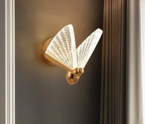 Water_Clear_Metal_And_Glass_Led_Wall_Light_For_Home_And_Kitchen