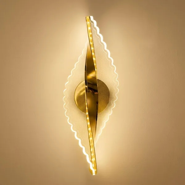 Water_Clear_And_Frech_Gold_Metal_And_Glass_Led_Wall_Light_For_Home_And_Kitchen