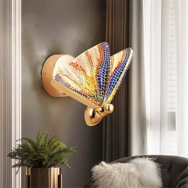 Water_Clear_Metal_And_Glass_Led_Wall_Light_For_Home_And_Kitchen