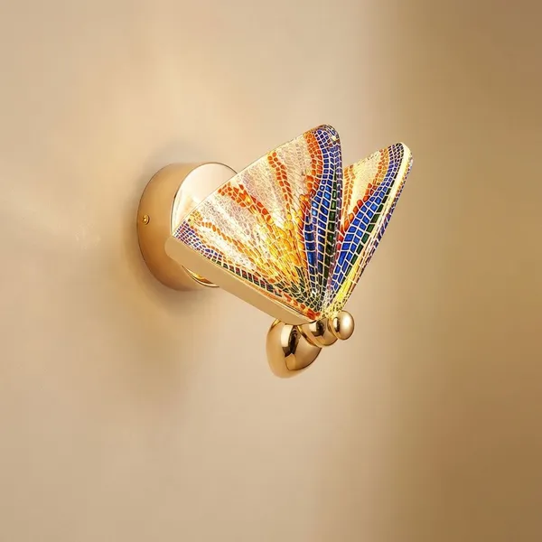 Water_Clear_Metal_And_Glass_Led_Wall_Light_For_Home_And_Kitchen