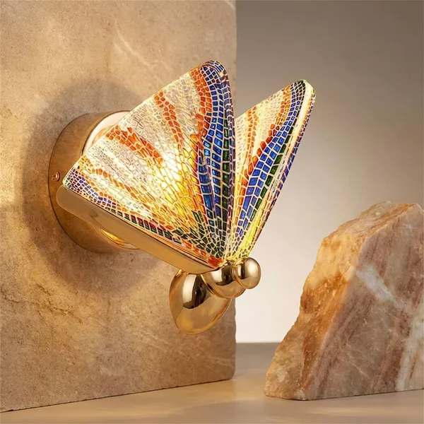 Water_Clear_Metal_And_Glass_Led_Wall_Light_For_Home_And_Kitchen