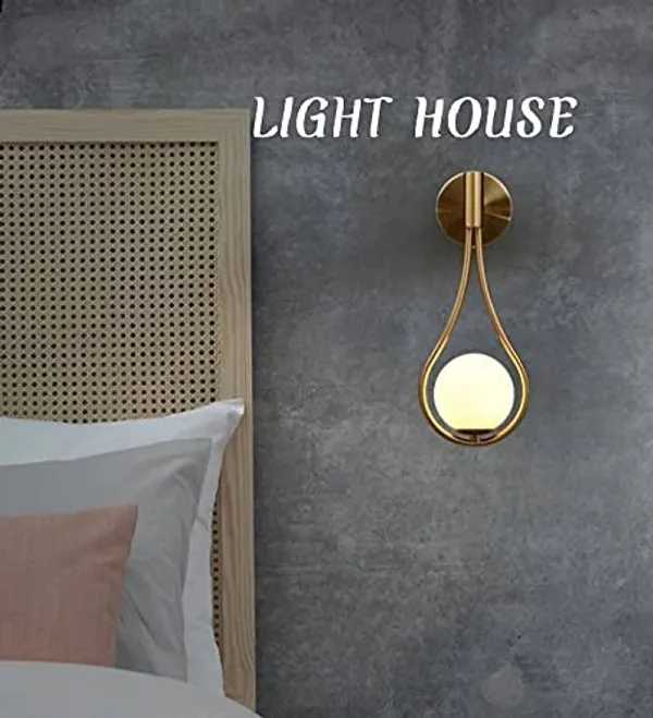 Gold_Metal_And_Glass_Wall_Light_For_Home_And_Kitchen