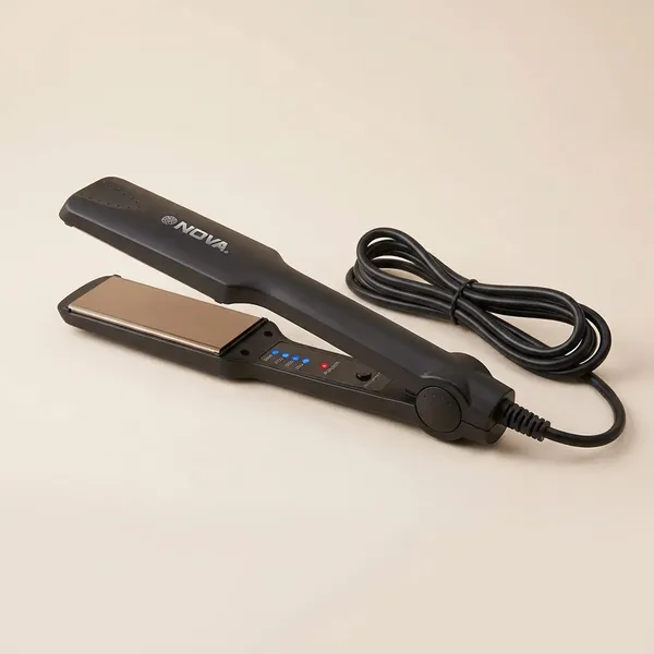 Black_Skin_And_Hair_For_Hair_Styling_And_Straightening