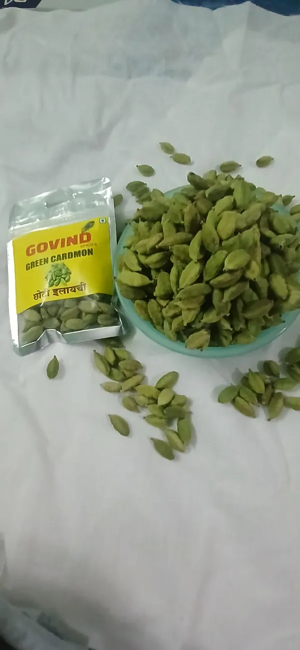 Dark_Brown_Premium_Quality_Cloves_&_Green_Cardamom_For_Cooking,_Spice_Blends_&_Flavoring_(Pack_Of_2)