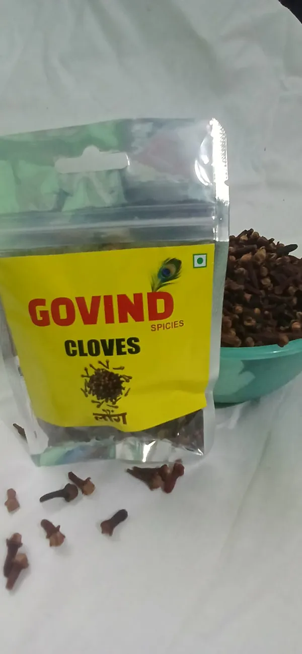 Dark_Brown_Premium_Quality_Cloves_&_Green_Cardamom_For_Cooking,_Spice_Blends_&_Flavoring_(Pack_Of_2)
