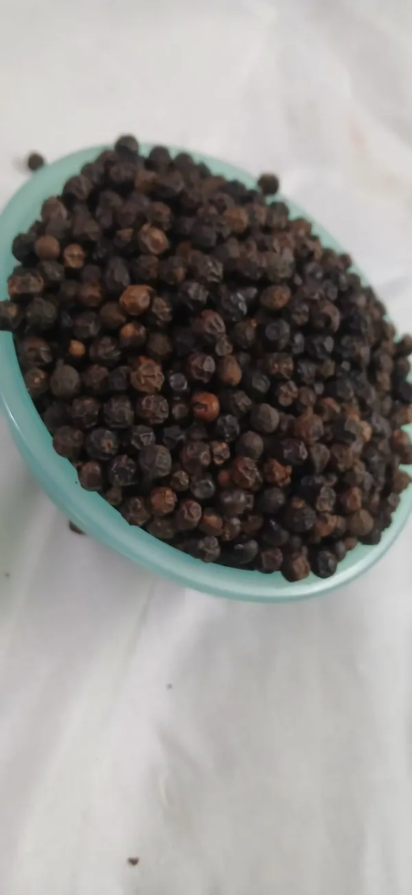 Light_Brown_Premium_Quality_Asafoetida_&_Black_Pepper_For_Tempering_&_Flavor_Enhancement_(Pack_Of_2)