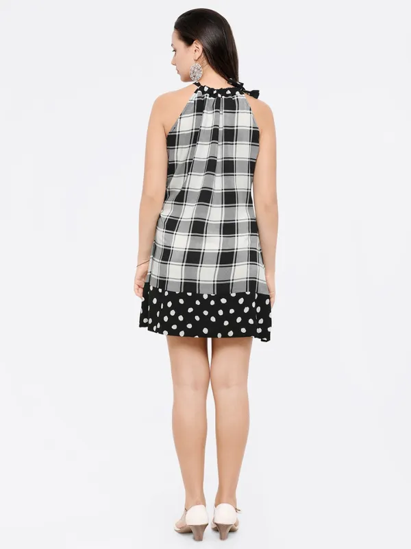 One_Piece_Short_Dress_-_White_&_Black_Checks