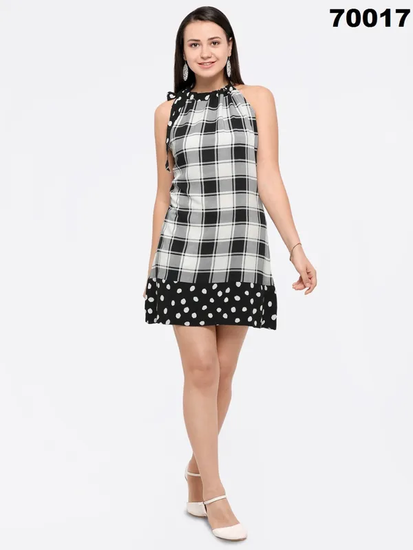 One_Piece_Short_Dress_-_White_&_Black_Checks