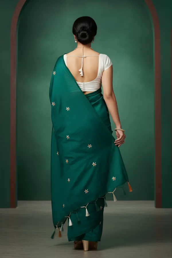 Peacock_Green_Prajakta_Floral_Saree_