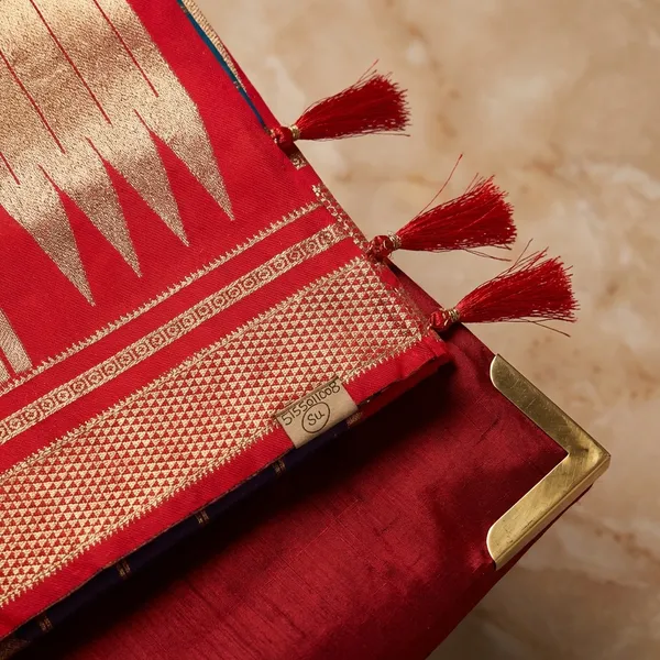 Blue_And_Red_Pure_Irkal_Check_Saree_For_Women