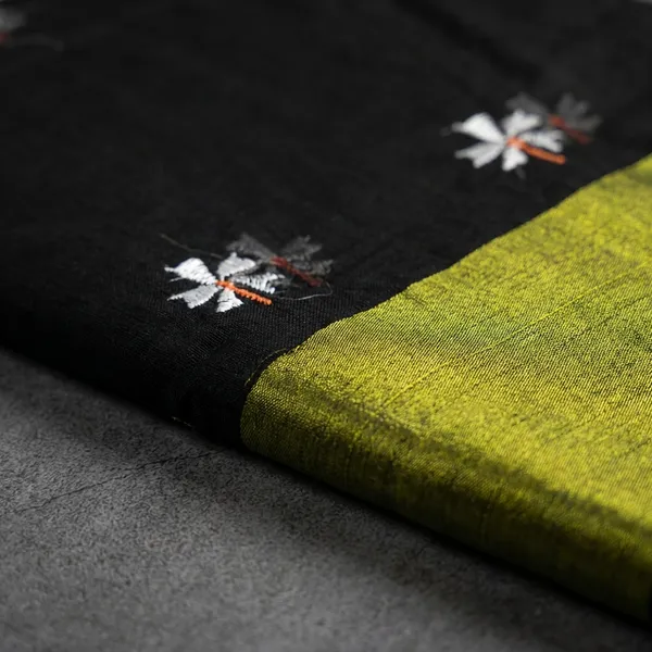 Black_Prajakta_Floral_Cotton_Saree_For_Women