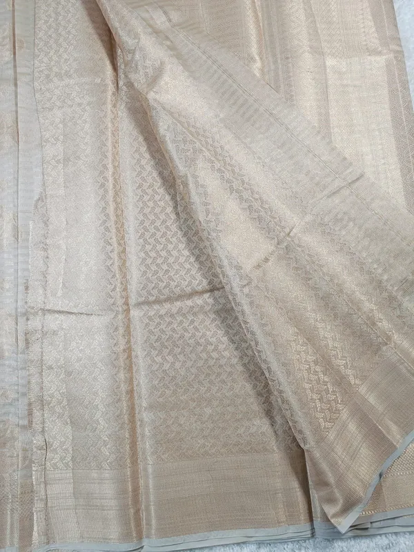 Elegant_Cream_Gold_Banarasi_Katan_Silk_Saree