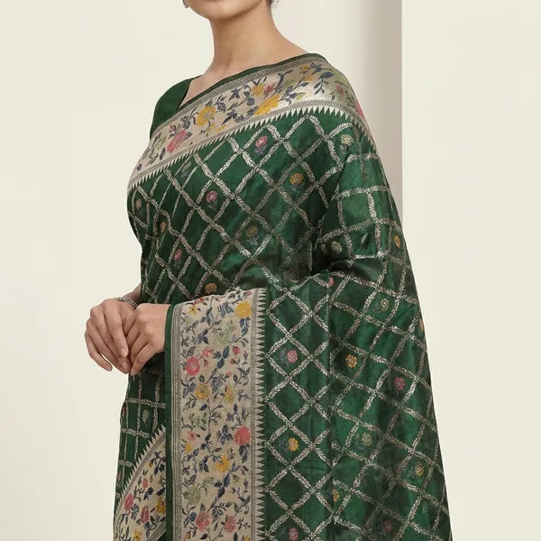 Elegant_Dark_Green_Banarasi_Silk_Saree_With_Floral_Jl_Border_And_Intricate_Zari_Weaving