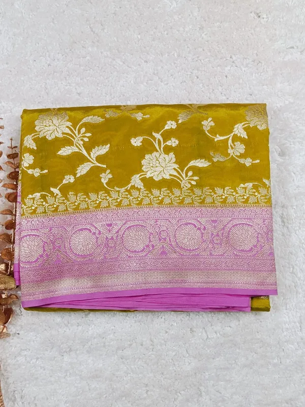 Olive_Green_And_Solid_Rani_Pink_Handloom_Silk_Saree