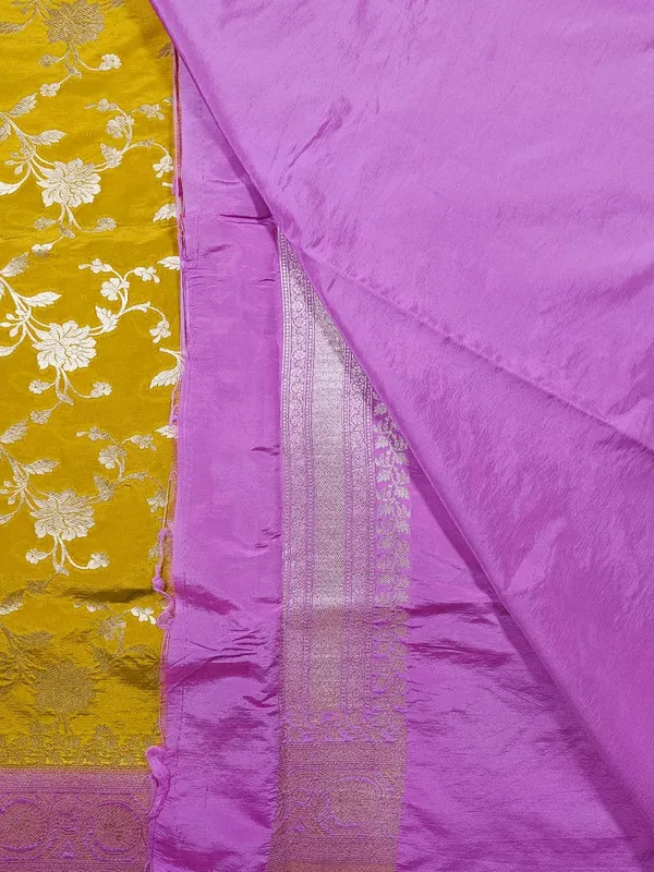 Olive_Green_And_Solid_Rani_Pink_Handloom_Silk_Saree