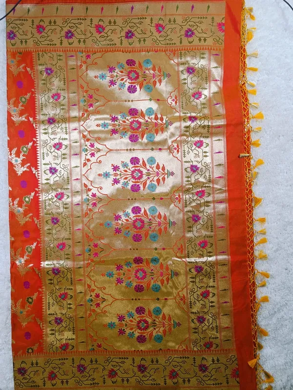Radiant_Orange_Banaras_Premium_Katan_Tilfi_Silk_Saree