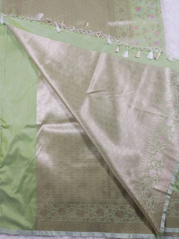 Elegant_Light_Green_Banaras_Premium_Katan_Tilfi_Silk_Saree