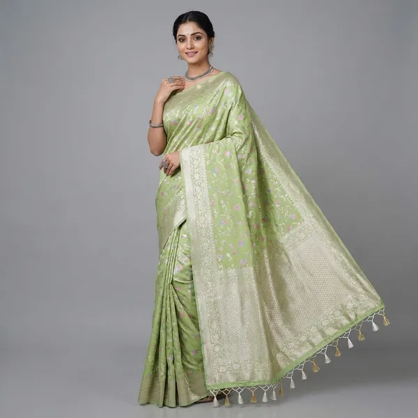 Elegant_Light_Green_Banaras_Premium_Katan_Tilfi_Silk_Saree